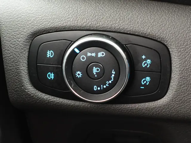 Ford Transit Custom 131pk Automaat L1H1 2019 Diesel 21