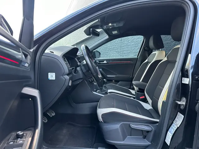 Volkswagen T-Roc 1.5 TSI Sport 2019 Benzine 8