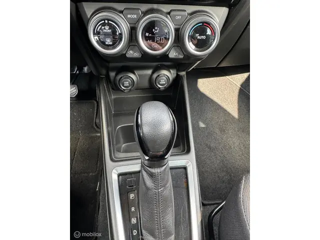 Suzuki Swift 1.0 Stijl Automaat km 81000 2018 Benzine 17