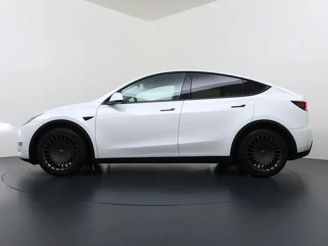 Tesla Model Y Long Range AWD 75 kWh 2022 Elektrisch 4