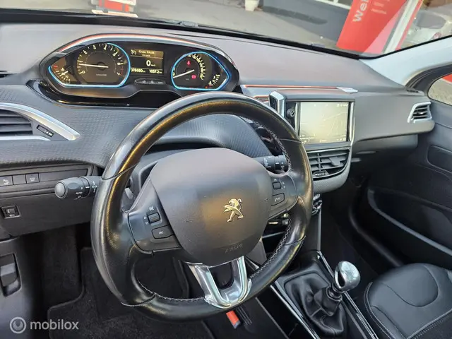 Peugeot 2008 1.2 PureTech GT-Line 2019 Benzine 15