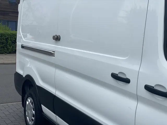 Ford E-Transit 350 L3H3 Trend 68 kWh 2024 Elektrisch 17