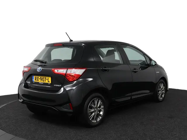 Toyota Yaris 1.5 Hybrid Design 2018 Hybride Benzine 2