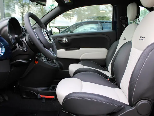 Fiat 500 1.0 Hybrid Dolcevita 2022 Benzine 13