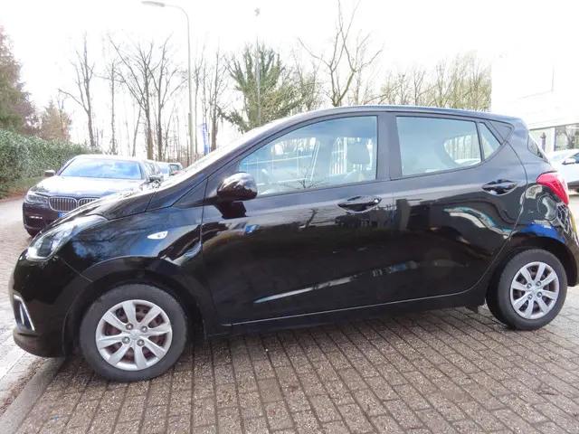 Hyundai i10 1.0i i-Motion Comfort Plus 2016 Benzine 24