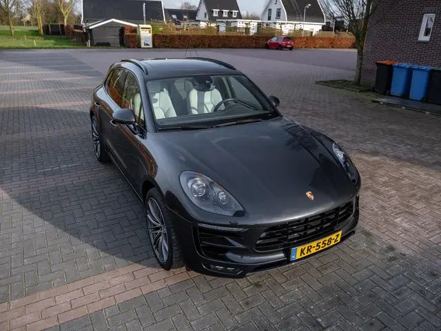Porsche Macan 2.0T 252pk PDK AWD 2016 Benzine 32