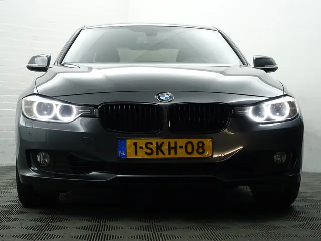 BMW 3 Serie 328i 245pk High Executive Aut- 2012 Benzine 3