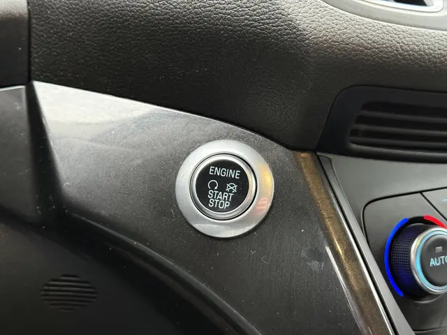 Ford C-MAX 1.5 Titanium 2015 Benzine 26