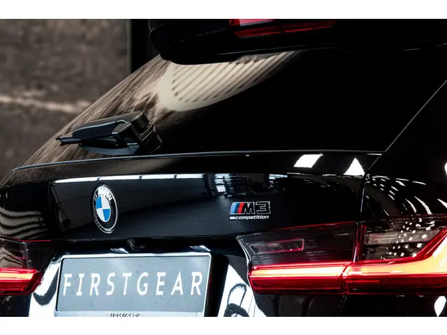 BMW M3 Touring xDrive Competition 2024 Benzine 21