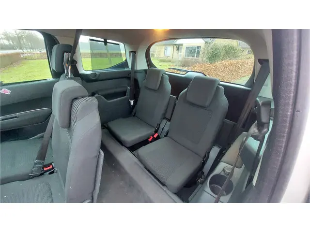 Peugeot 5008 1.6 THP Active 7p. 2013 Benzine 14