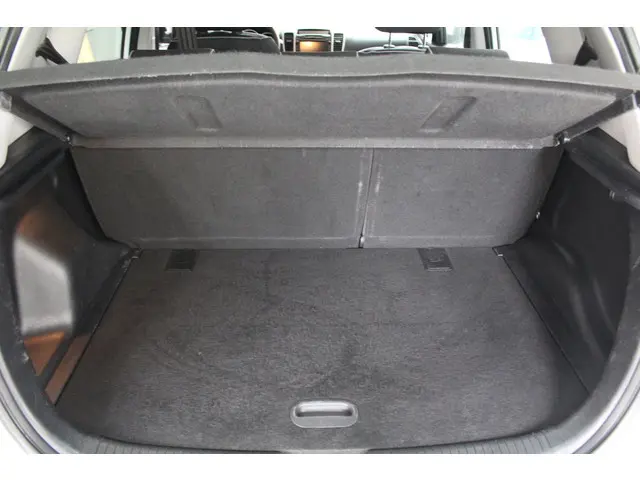 Kia Venga 1.4 CVVT Plus Pack 2013 Benzine 11