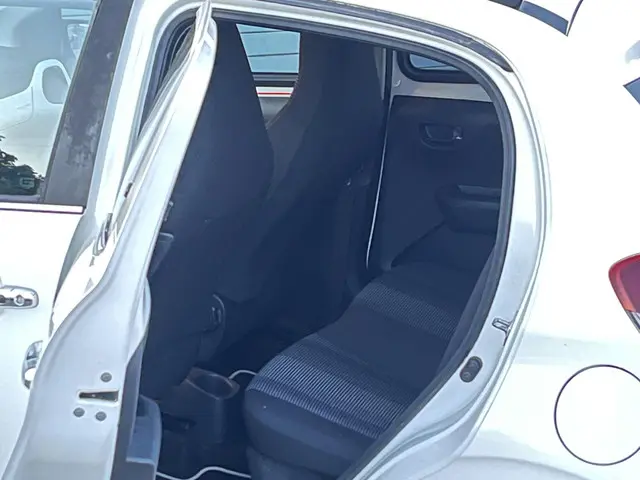 Peugeot 108 1.2 Puretech Allure 2015 Benzine 11