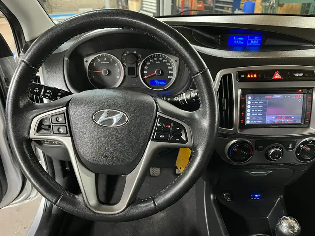 Hyundai i20 1.2i i-Deal 2014 Benzine 10