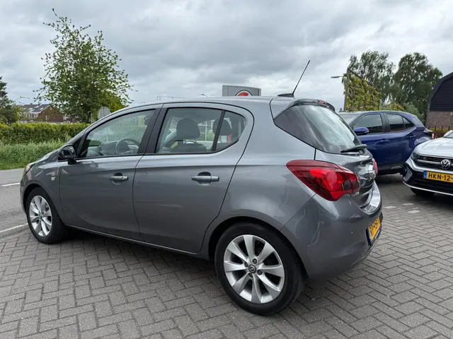 Opel Corsa 1.4 Favourite RIJKLAARPRIJS! 2018 Benzine 4