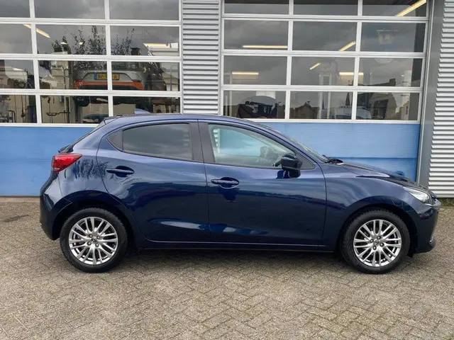 Mazda 2 2