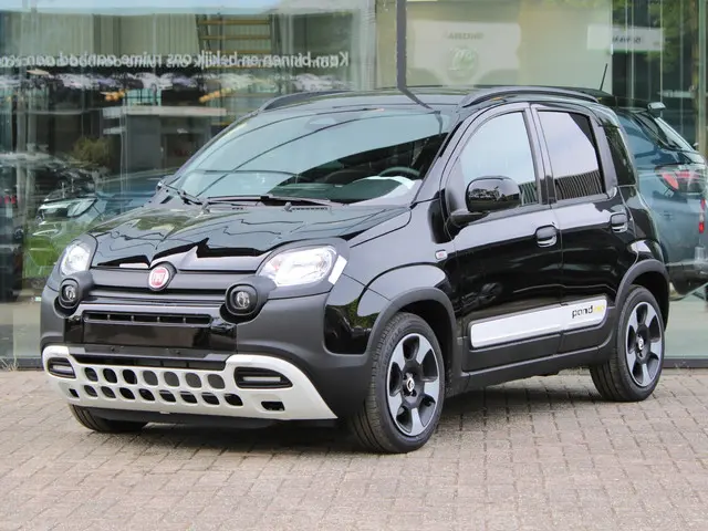 Fiat Panda 1.0 Hybrid Pandina 2025 Benzine 3