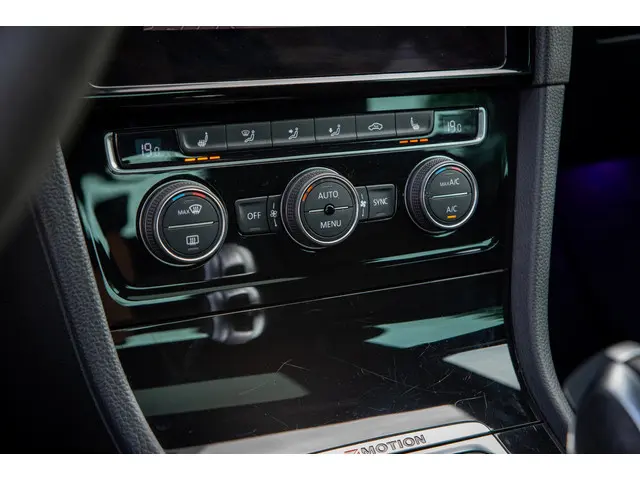 Volkswagen Golf 2.0 TSI 4Motion R 2017 Benzine 17