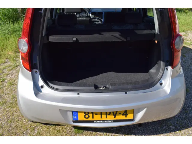Opel Agila 1.2 Edition 2012 Benzine 18