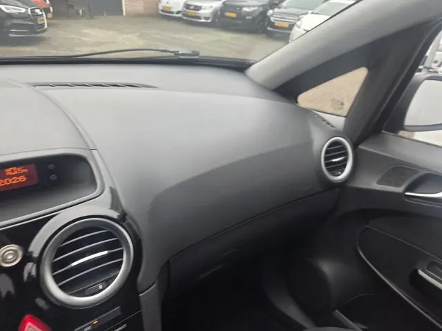 Opel Corsa 1.4-16V Design Ed 2014 Benzine 13