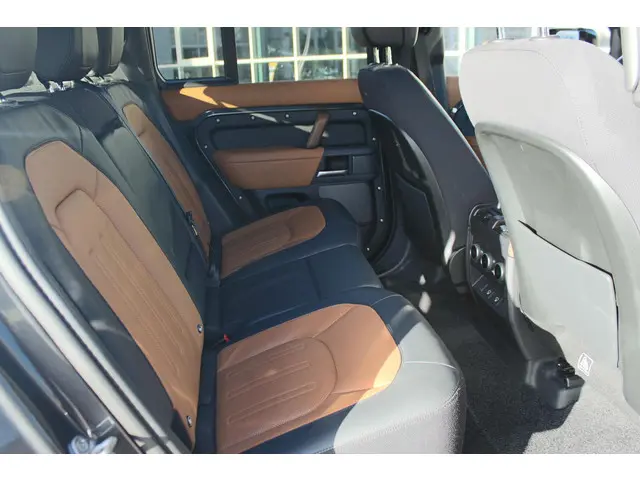 Land Rover Defender 2.0 P400e 110 X 2022 Hybride Benzine 22