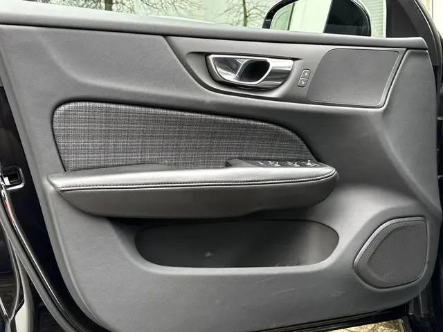 Volvo V60 2.0 B3 Core 2022 Benzine 24