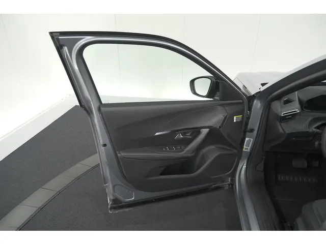 Peugeot 2008 1.2 Hybrid 145 Allure 2025 Hybride Benzine 66