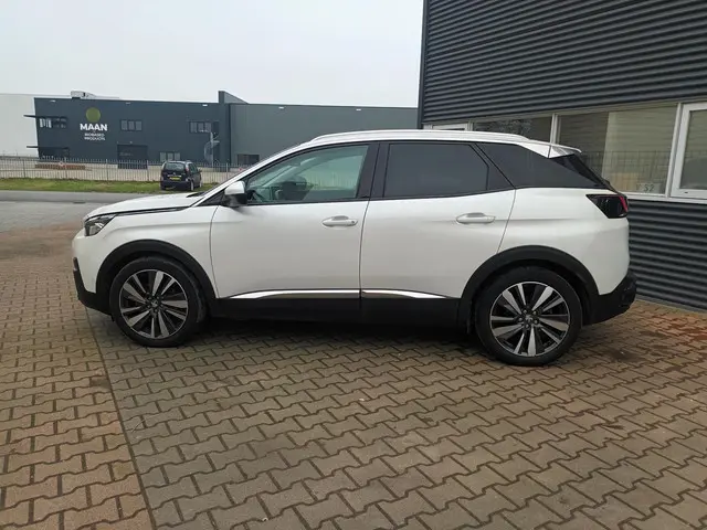 Peugeot 3008 1.2 PureTech Blue Lease Premium 2020 Benzine 7