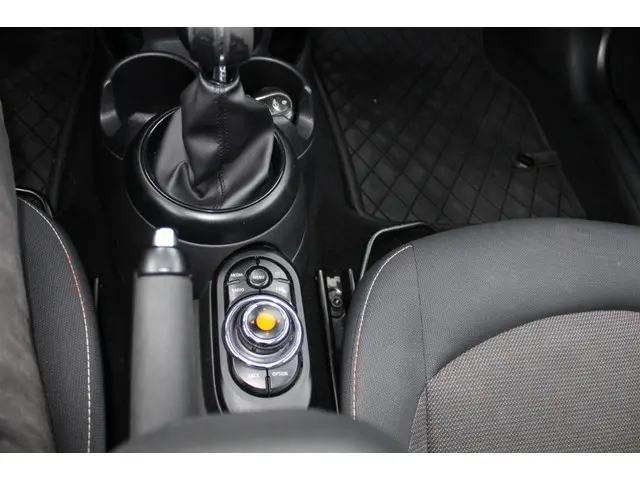 MINI Cooper Mini 1.5 Business 2016 Benzine 15