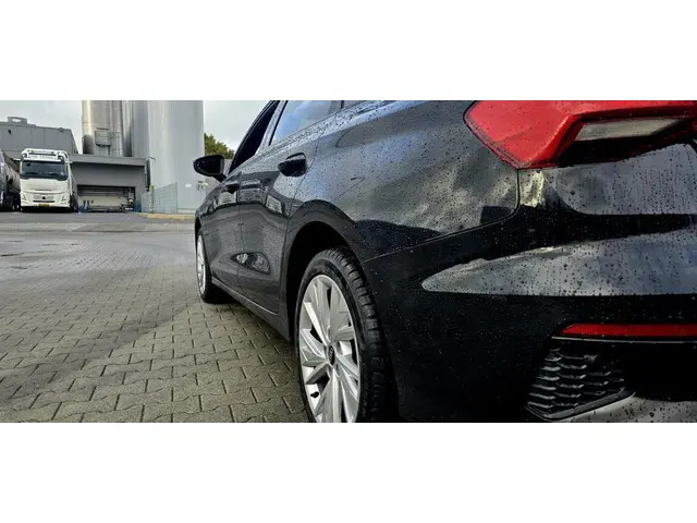 Audi A3 Limousine 30 TFSI Pro Line 2023 Hybride Benzine 7