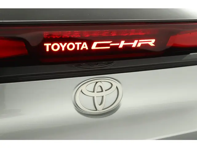 Toyota C-HR 1.8 Hybrid 140 Dynamic 2024 Hybride Benzine 43