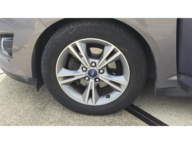 Ford C-MAX 1.0 Edition 2014 Benzine 13
