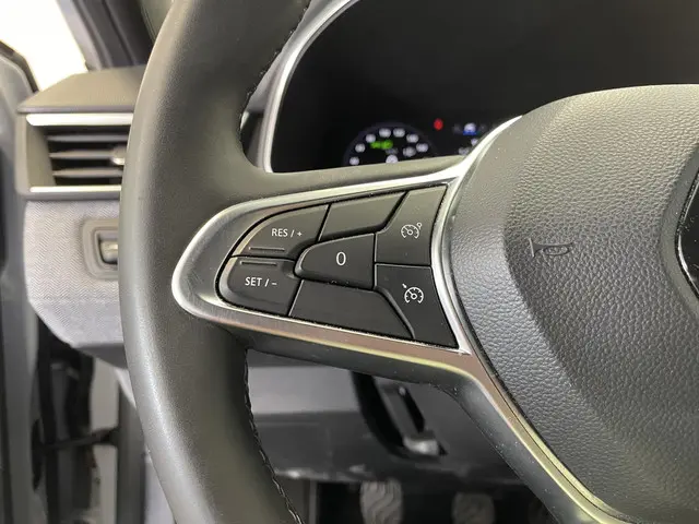 Renault Clio 1.0 TCe 90 GPF techno 2024 Benzine 17