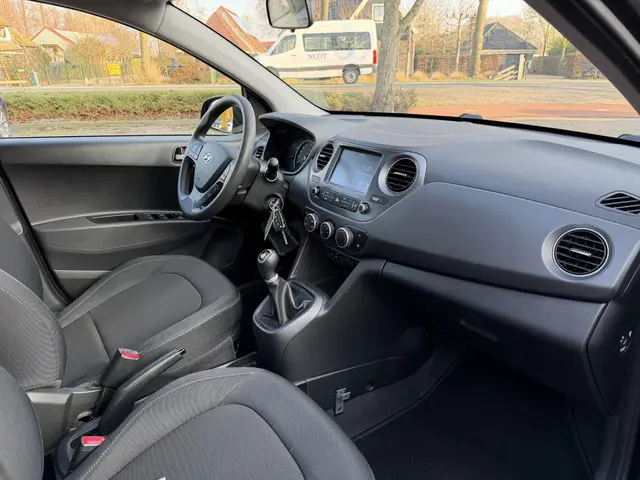 Hyundai i10 1.0i Comfort 2018 Benzine 6