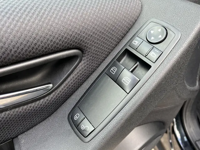 Mercedes-Benz A-Klasse 160 Business Class 2012 Benzine 13