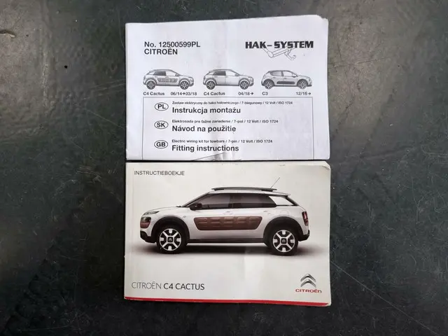 Citroën C4 Cactus 1.2 VTi Shine / Trekhaak 2015 Benzine 53
