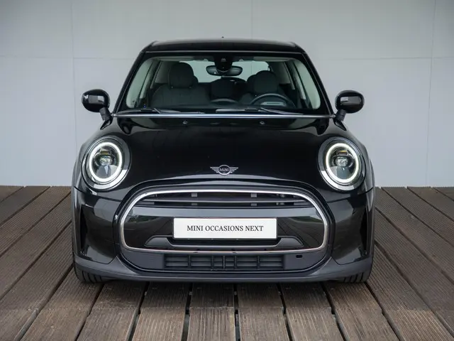 MINI 5-Deurs One Business Edition 2021 Benzine