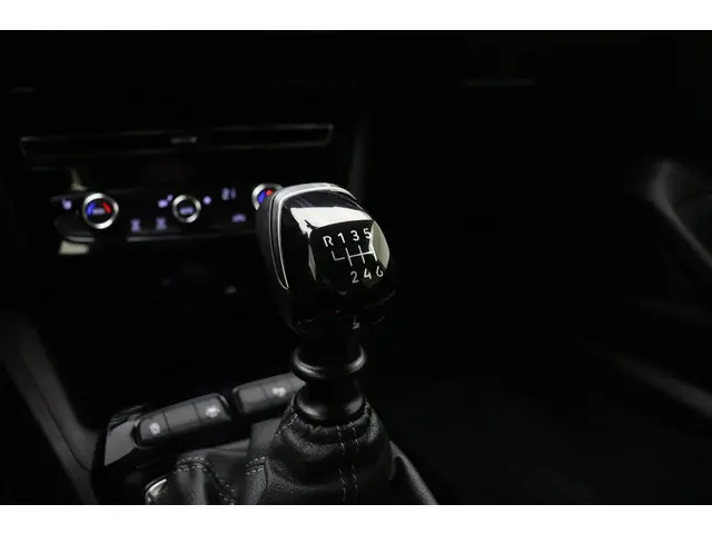 Opel Mokka 1.2 Turbo Business Elegance 2021 Benzine 23