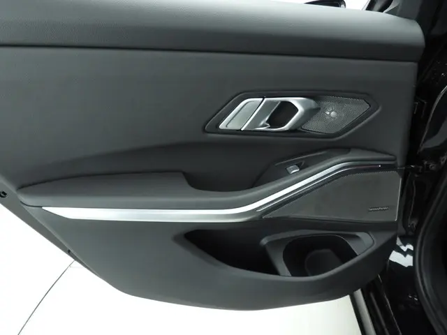 BMW 3 Serie Touring 330e 2025 Hybride Benzine 36