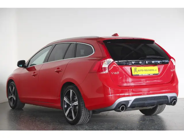 Volvo V60 2.0 T4 R-Design 2018 Benzine 6