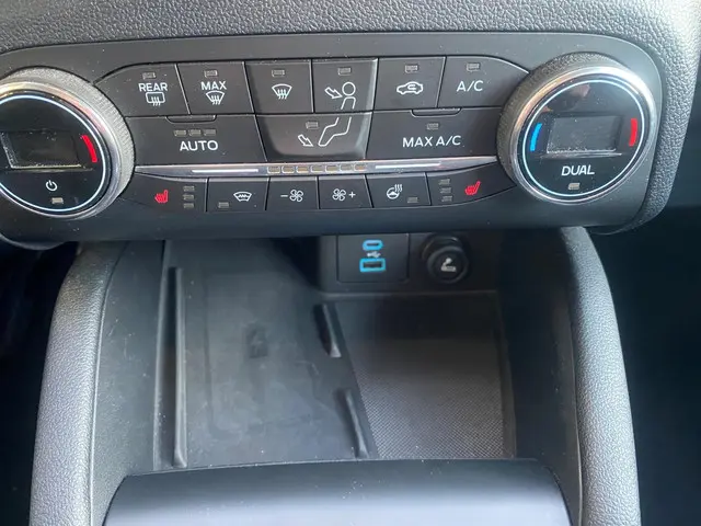 Ford Kuga 1.5 EcoBoost Titanium 2020 Benzine 25