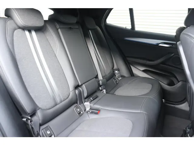 BMW X2 xDrive25e 2023 Hybride Benzine 10