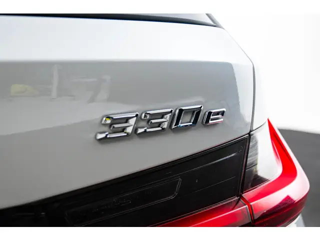 BMW 3 Serie Touring 330e xDrive 2023 Hybride Benzine 39