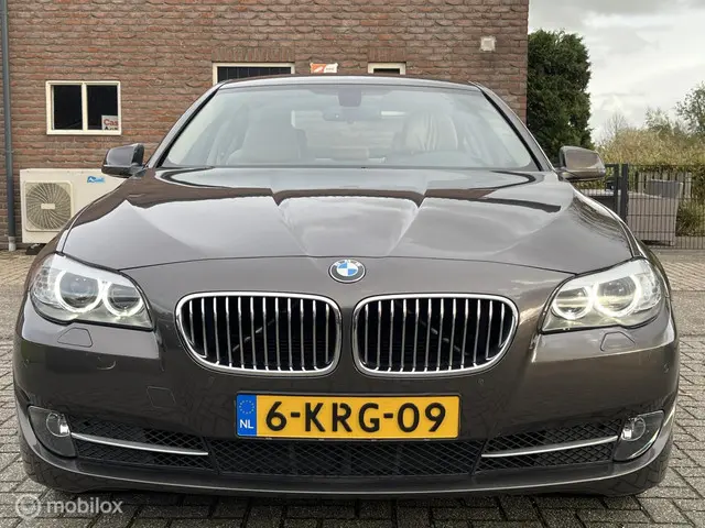 BMW 5 Serie 530i High Executive + 2013 Benzine 19
