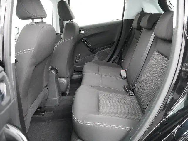 Peugeot 208 1.2 PureTech Blue Lion 2017 Benzine 10