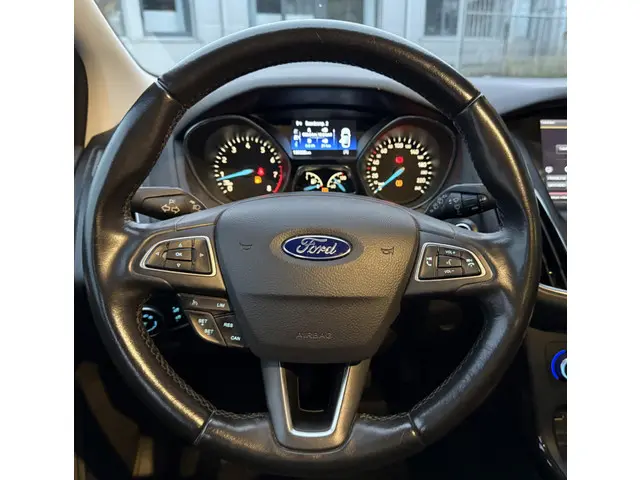 Ford Focus Wagon 1.0 Titanium Edition 2015 Benzine 9