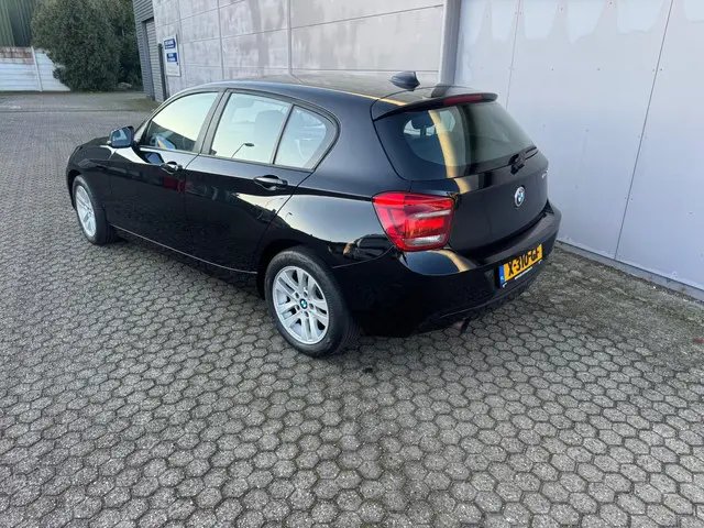 BMW 1 Serie 114i Business+ 2013 Benzine 2