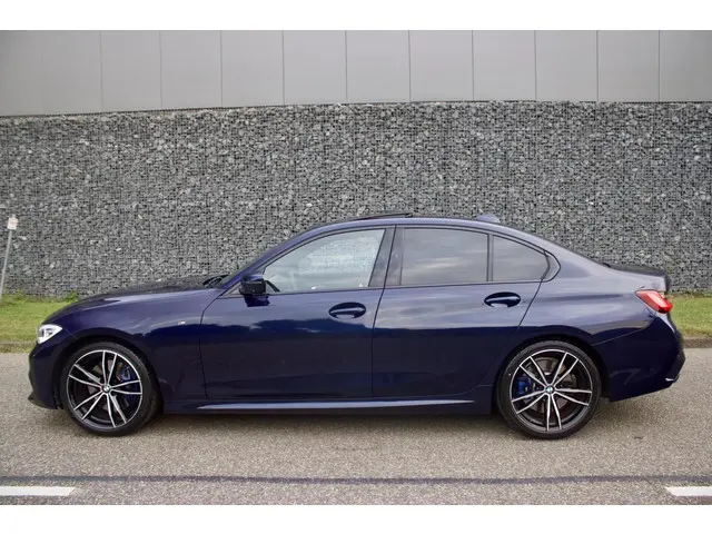 BMW 3 Serie 330i High Executive Edition 2019 Benzine 10