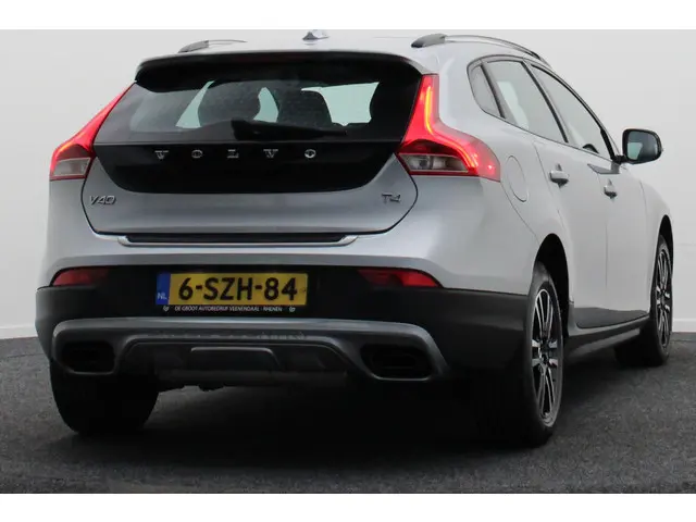 Volvo V40 Cross Country 1.6 T4 Summum 2014 Benzine 19