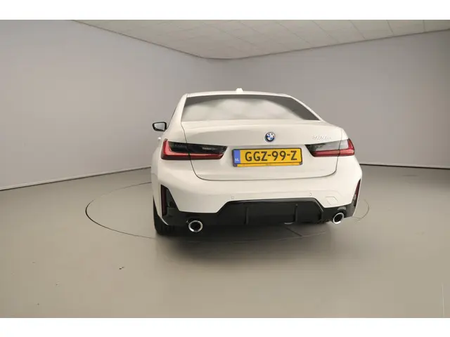 BMW 3 Serie Sedan 320e 2024 Hybride Benzine 3