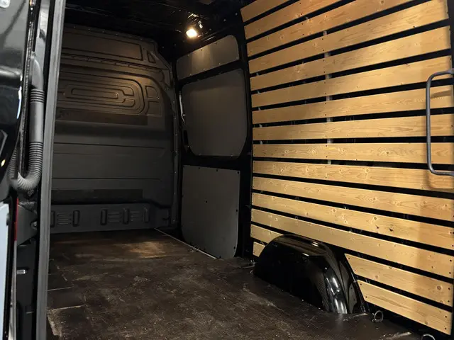 Mercedes-Benz Sprinter 315 1.9 CDI L2H2 2024 Diesel 16